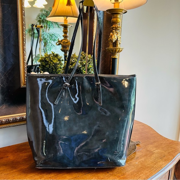 ADRIENNE VITTADINI OLIVE GREEN TOTE LAPTOP PATENT FAUX LEATHER BAG GREAT COND - Picture 3 of 10